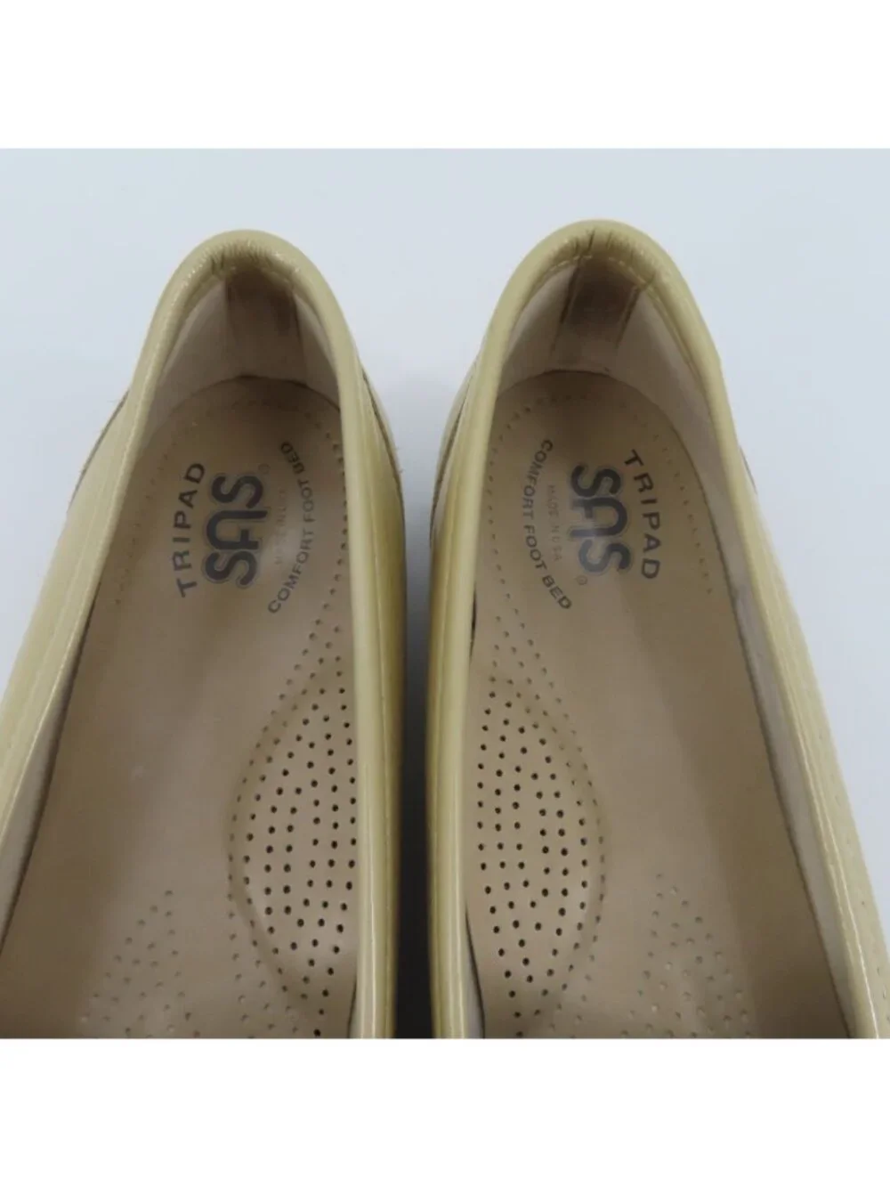 SAS Tripad Womens 9 S Beige Khaki Patent Leather Silver Metal Horse Bit Loafers